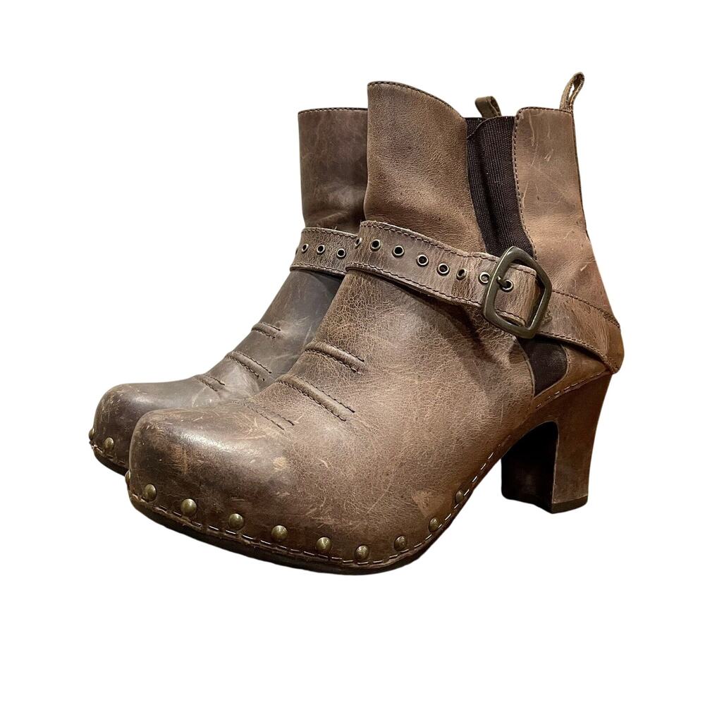 Dansko # 1304067800 brown leather boots size 40 EURO